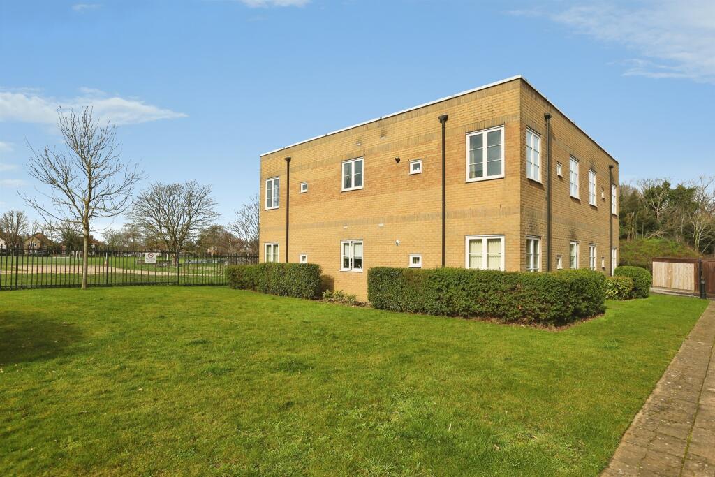 Pavilion Way, Gosport - View 2
