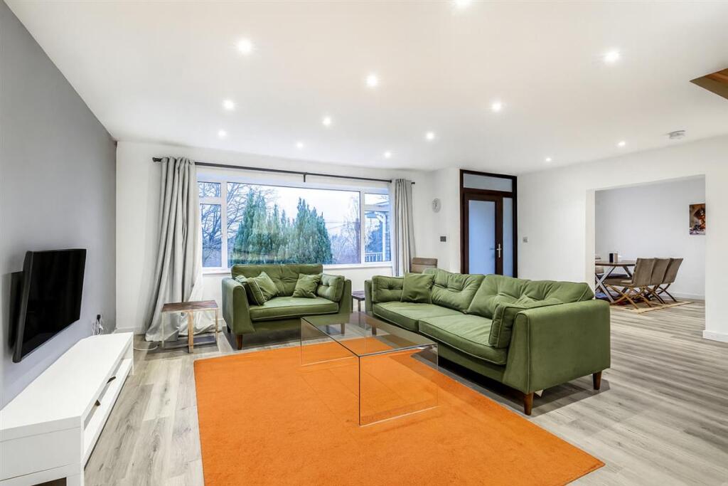 Main image of property: Cliff End, CR8