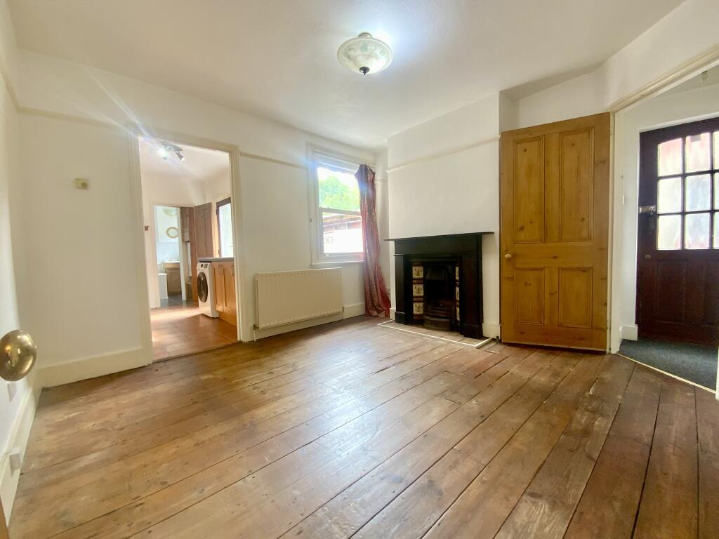 Apartment in Epsom and Ewell, Epsom - View 3