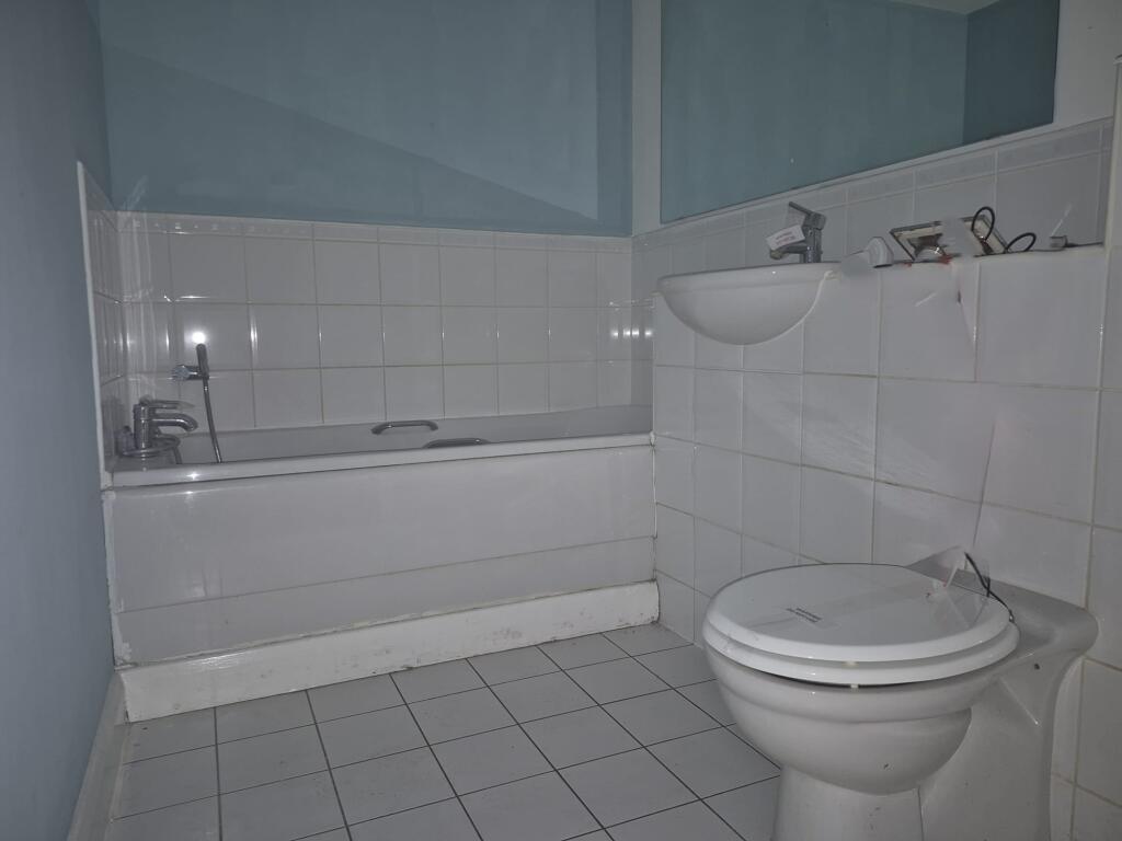 Apartment in Maidstone, Kent - View 4
