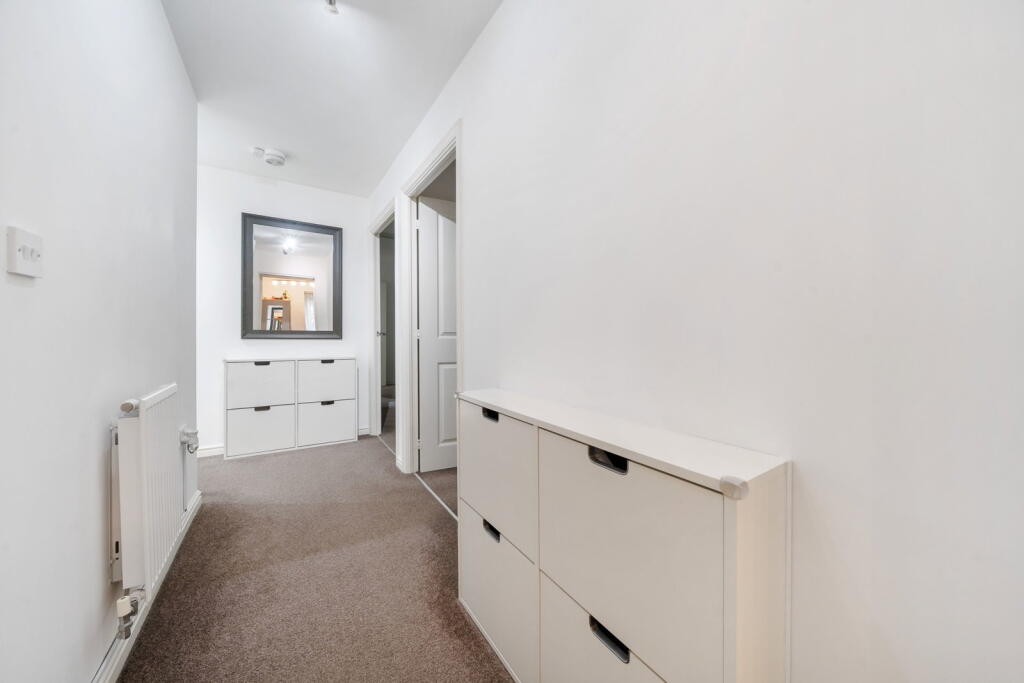 Apartment in Basingstoke and Deane, Basingstoke - More