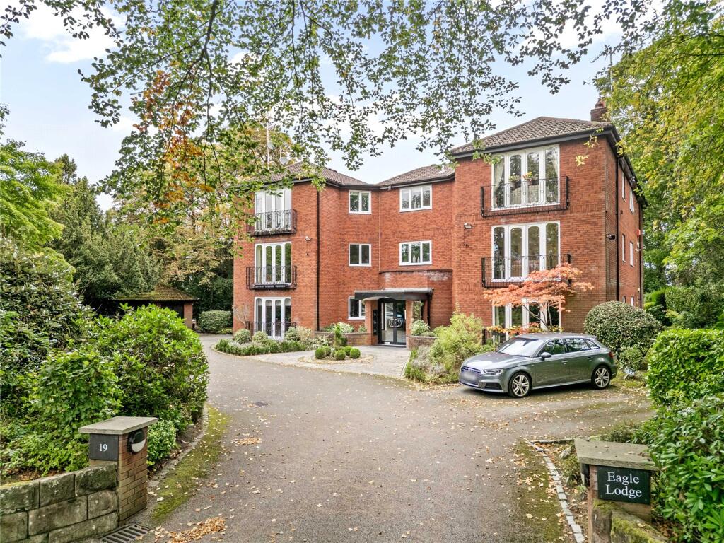 2-bed flat on Harrop Road, Hale, Altrincham, Greater Manchester, WA15, £625,000