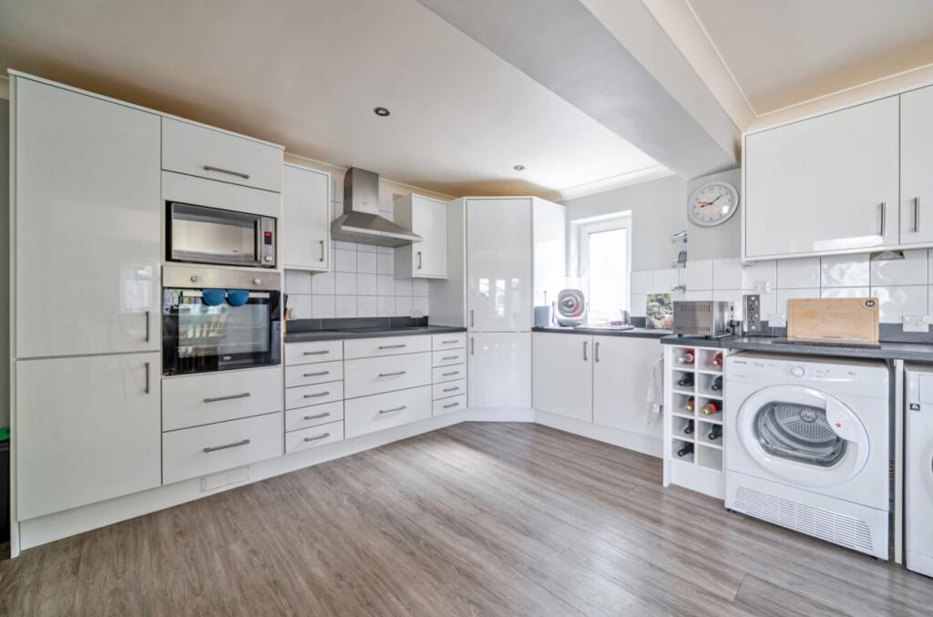 House in North Kesteven, Ruskington - More