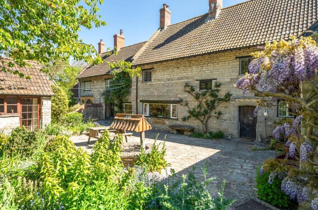 Laurel Lane, Queen Camel, Yeovil photo 5