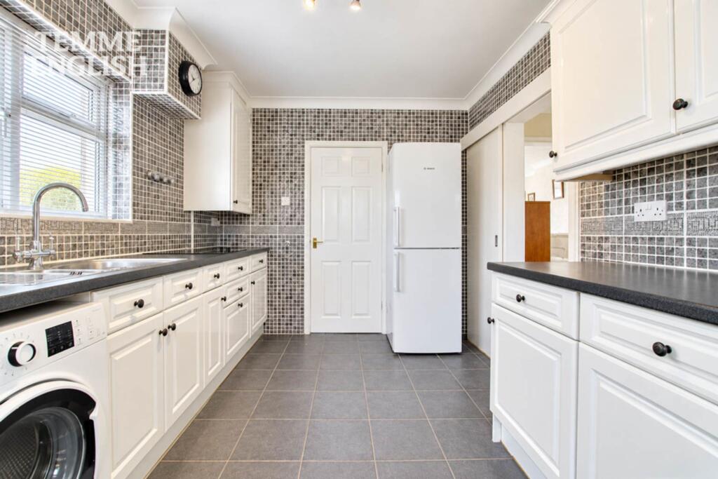 House in Basildon, Vange - View 3