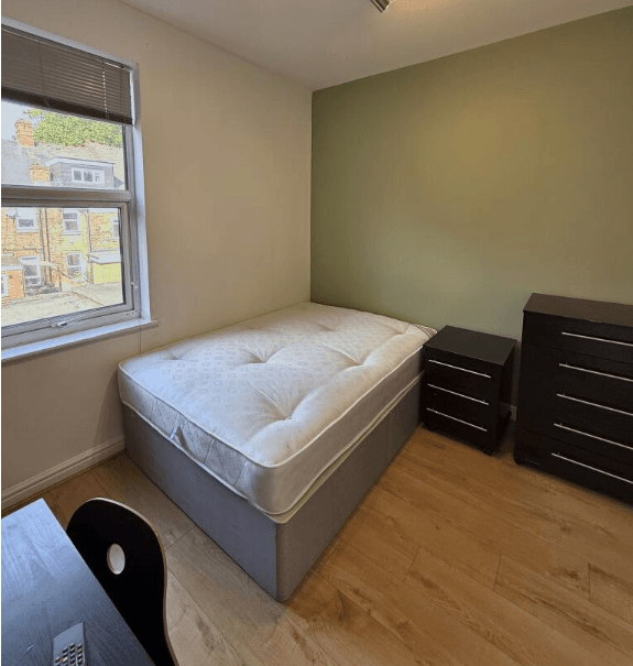 House in Nottingham - View 4