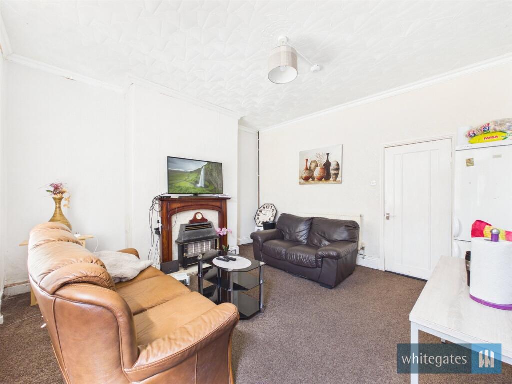 Hollings Road, Bradford, West Yorkshire, BD8 photo 2