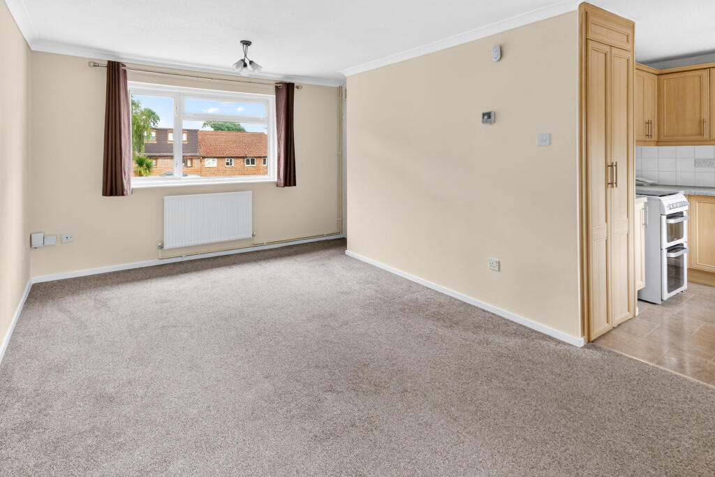 Apartment in Bracknell, Crown Wood, Birch Hill - View 2