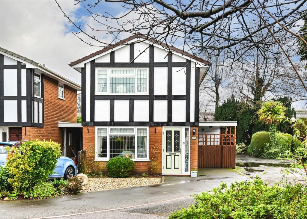 Main image of property: 62 Woodcote Road, Tettenhall, Wolverhampton, WV6 8LG