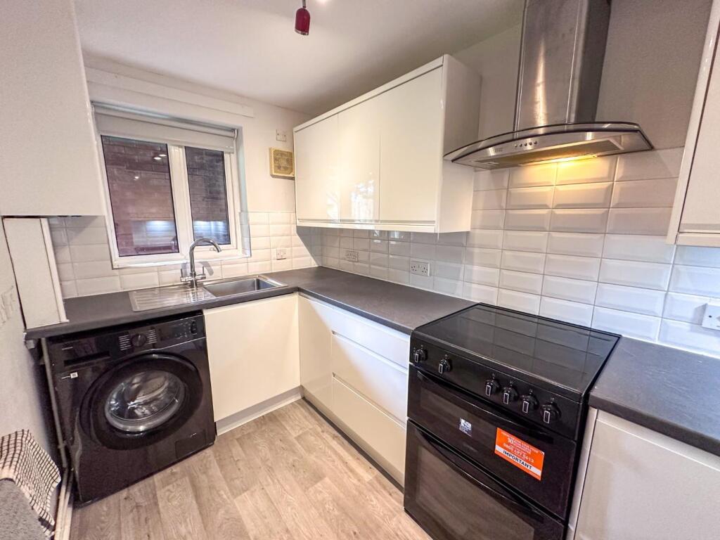 Fox Hill Court, Heaton Mersey, Stockport photo 4