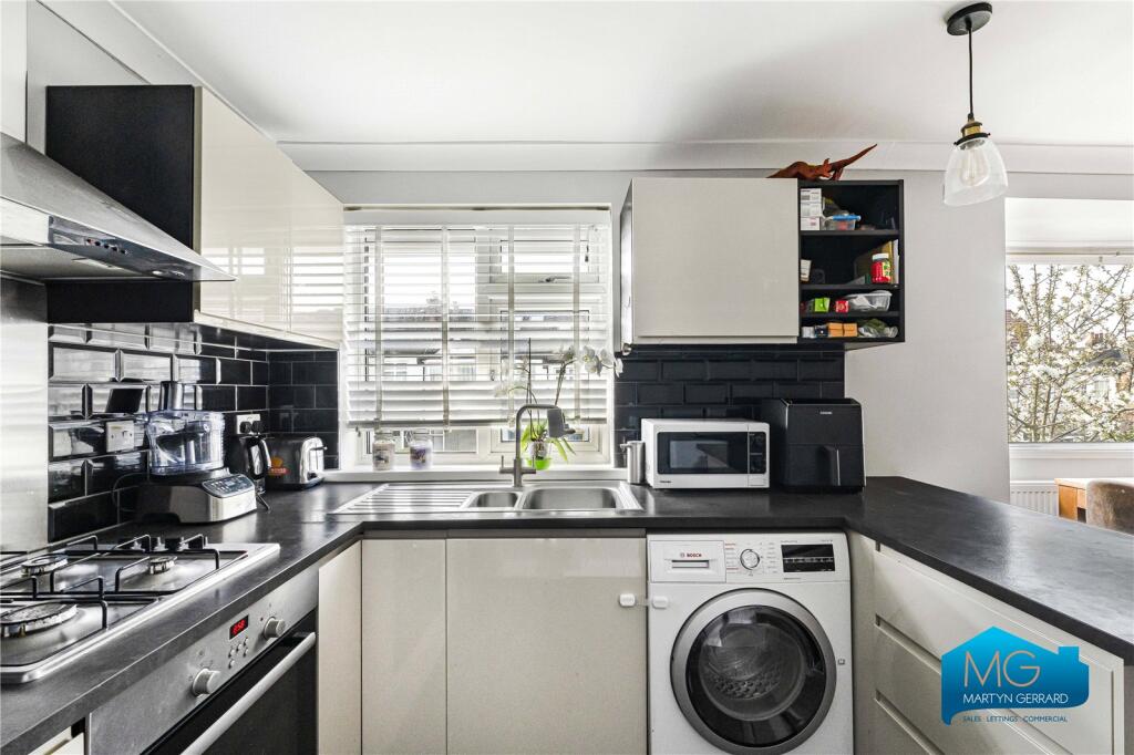 Apartment in London - More