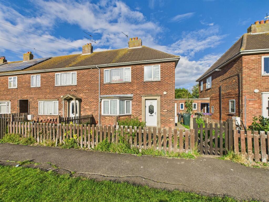 3-bed terraced on Waterloo Road, Mablethorpe, £169,950