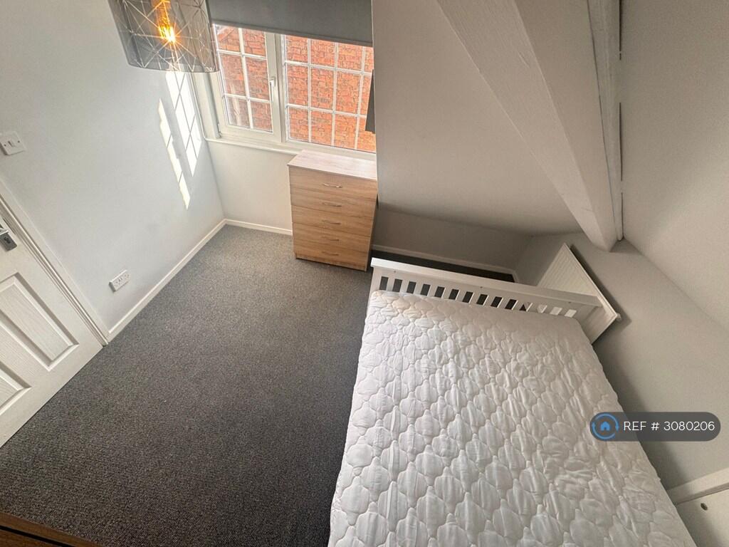 House in Nottingham - View 5
