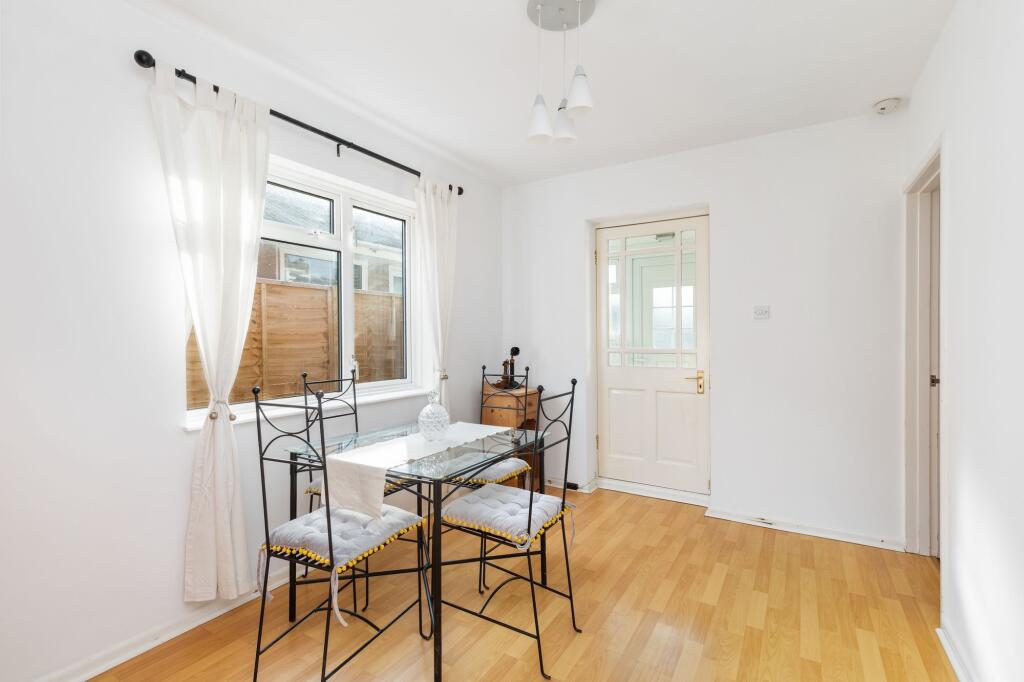 Seawaves Close, East Preston, BN16 photo 2