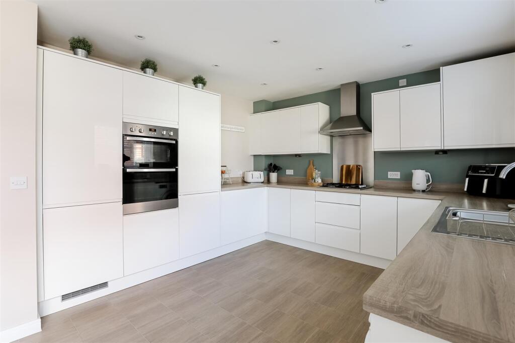 House in Cranfield, Central Bedfordshire - View 4