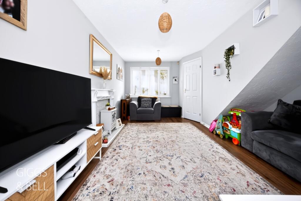 House in Luton - View 4