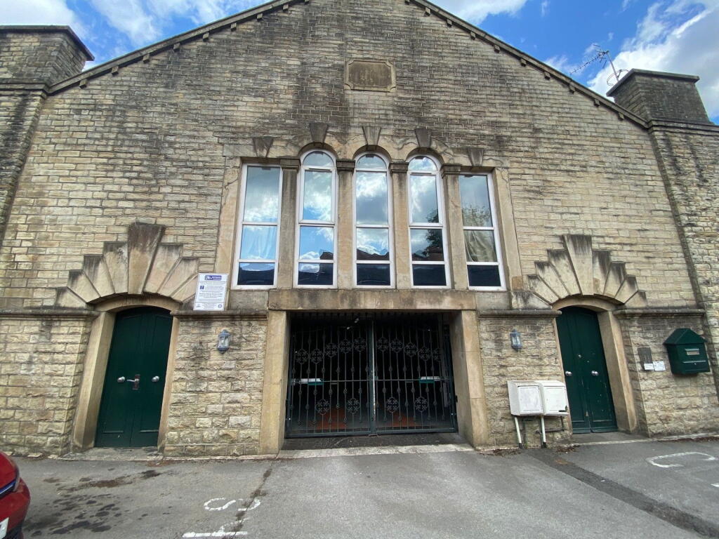 6, Quickmere Court, Stamford Road, Mossley, Ashton-under-Lyne, OL5 0DA photo 2