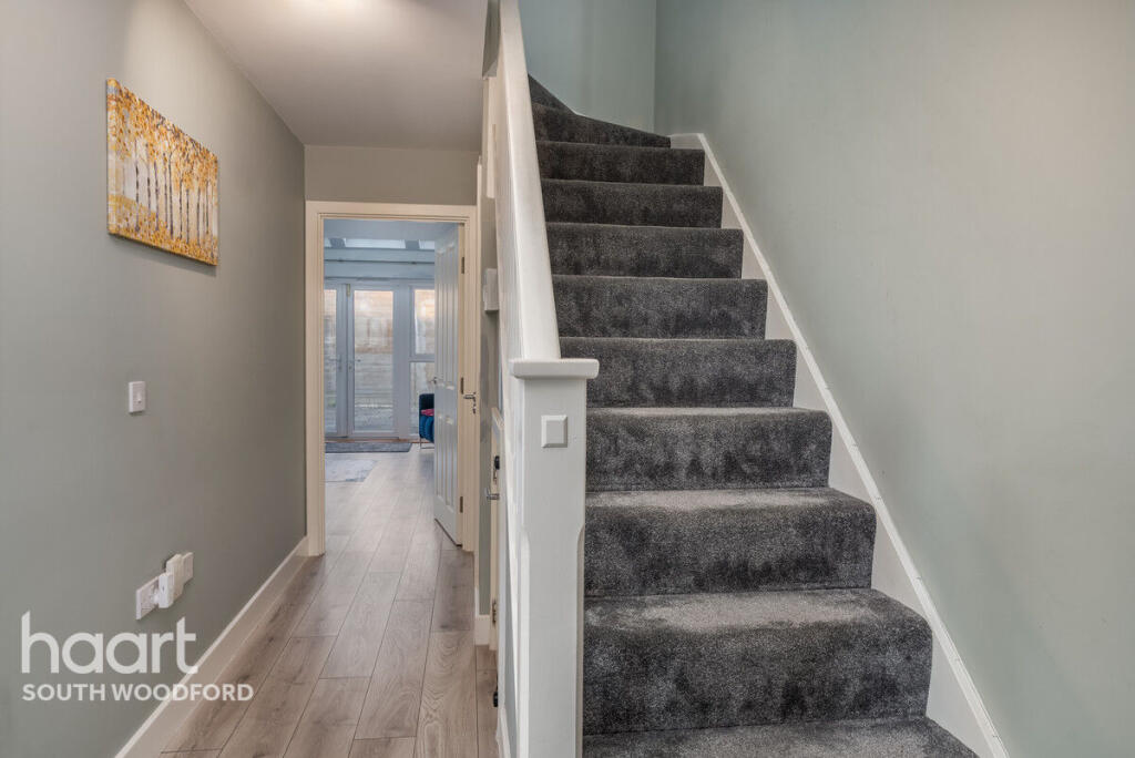 House in Ilford - More