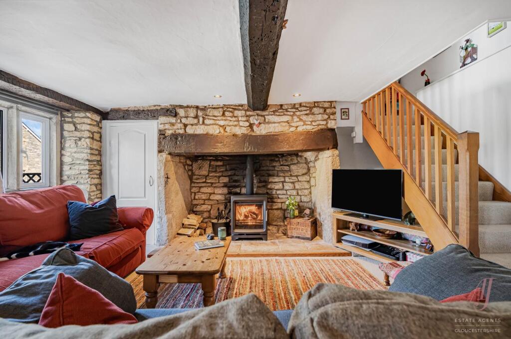 House in Gloucester - View 2