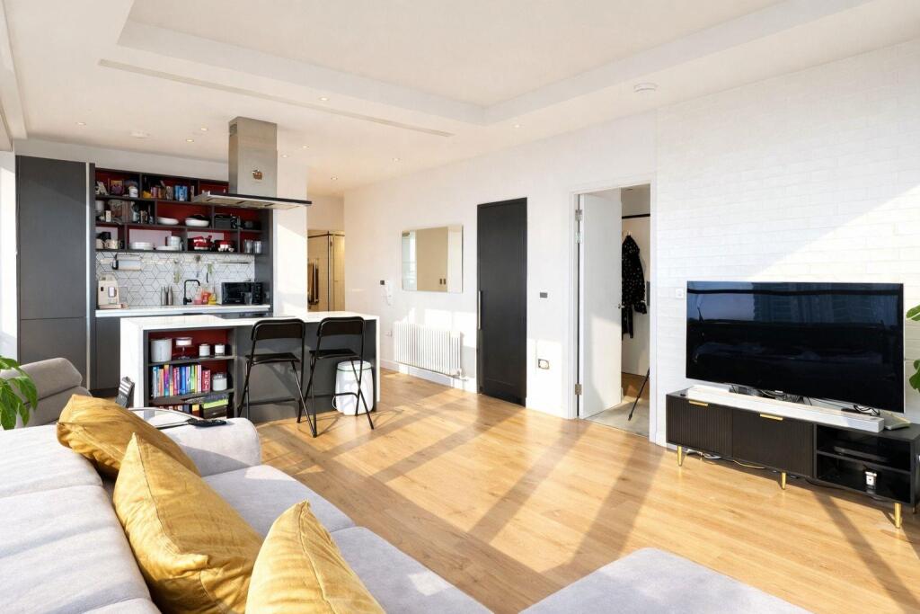 Main image of property: London City Island, E14