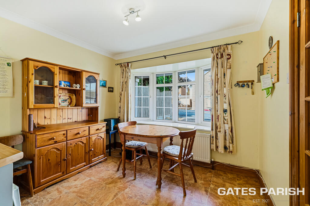 House in Rochford, Rayleigh - View 4