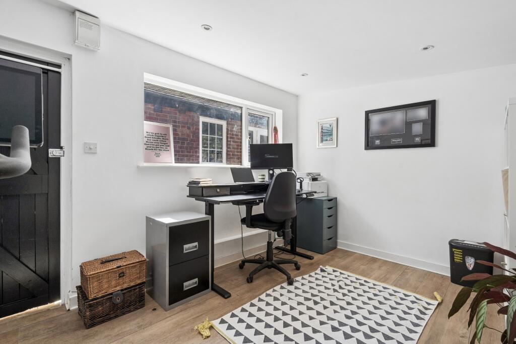 House in Amersham, Amersham Common - View 6