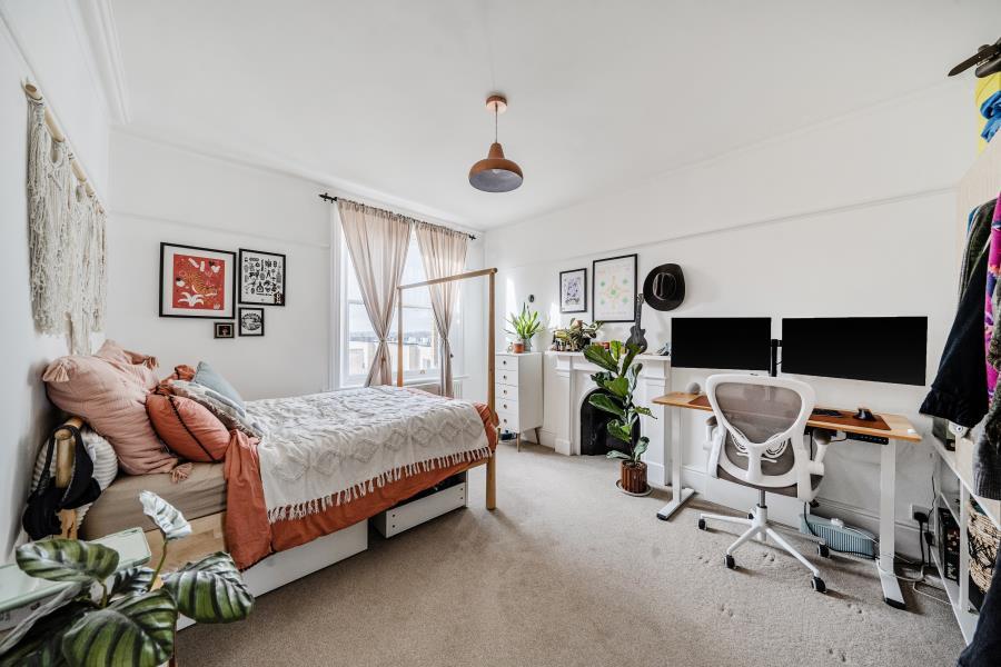 Apartment in London, Royal Borough of Kingston upon Thames - View 2