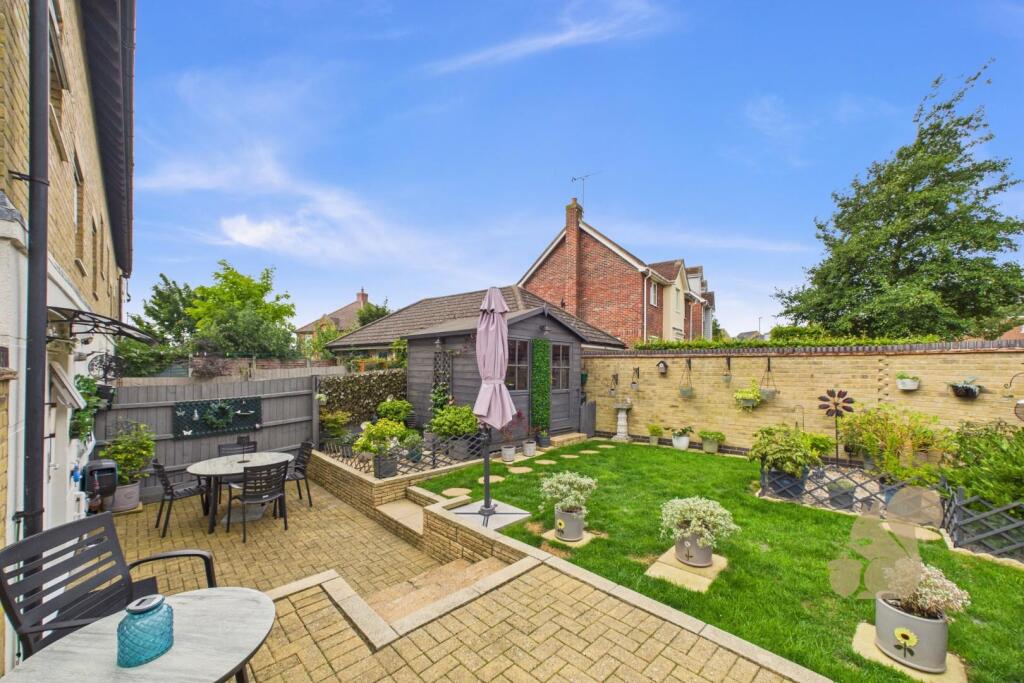 Robin Crescent, Stanway photo 4