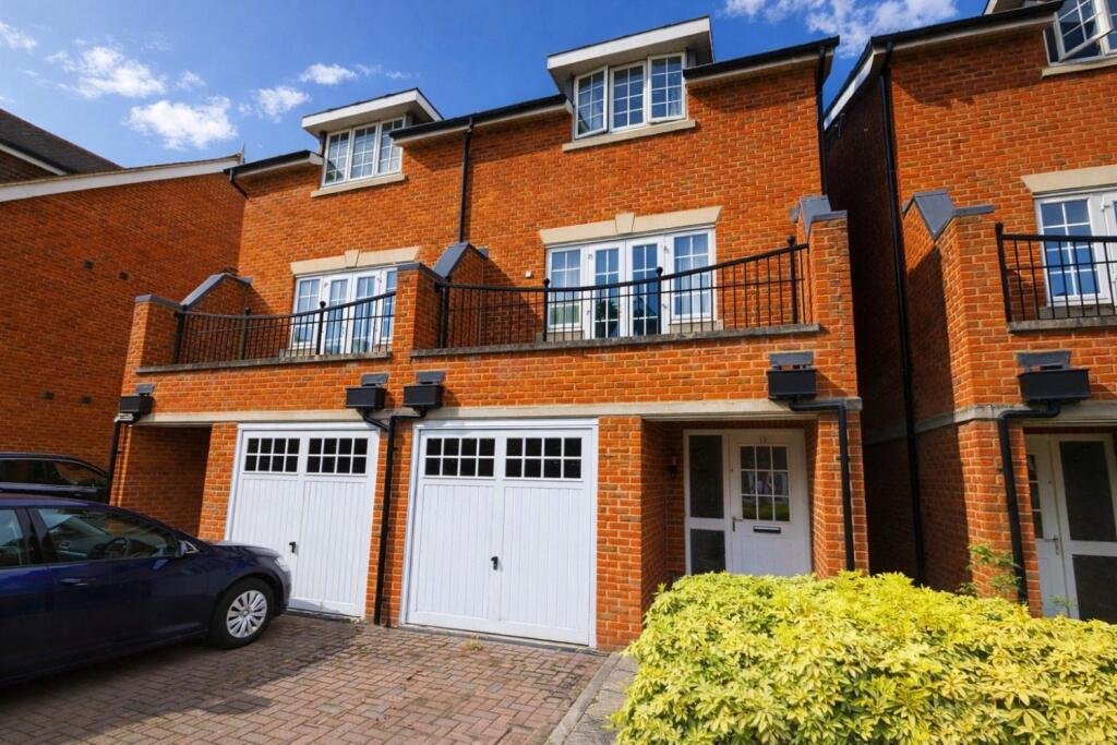 Main image of property: Brackendale Close, Englefield Green, Egham, Surrey, TW20