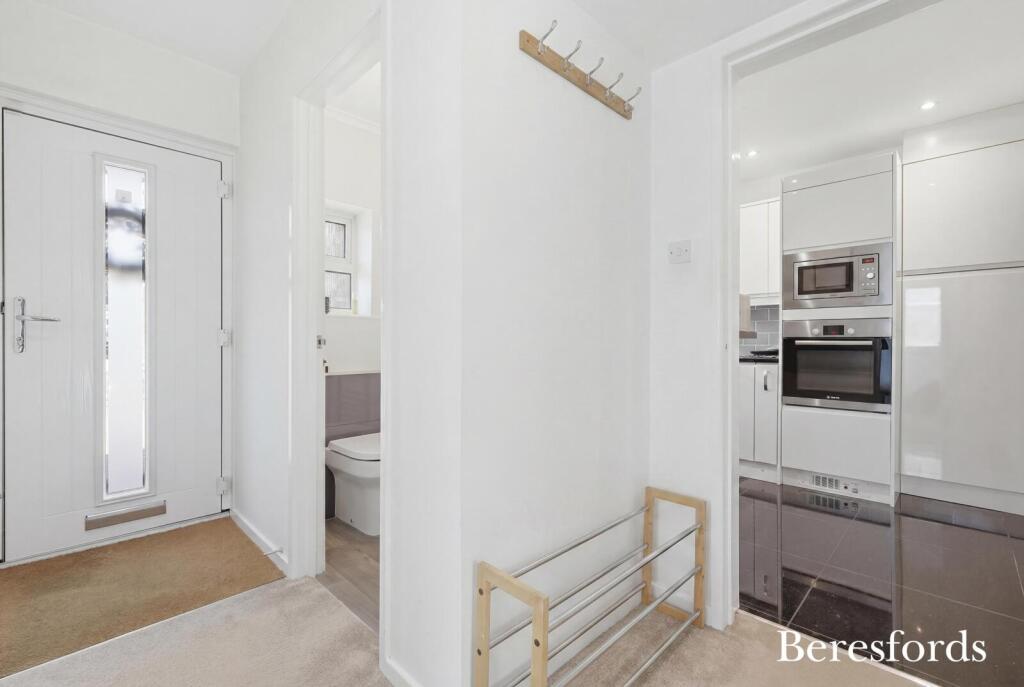 House in Brentwood, Hutton Mount - More
