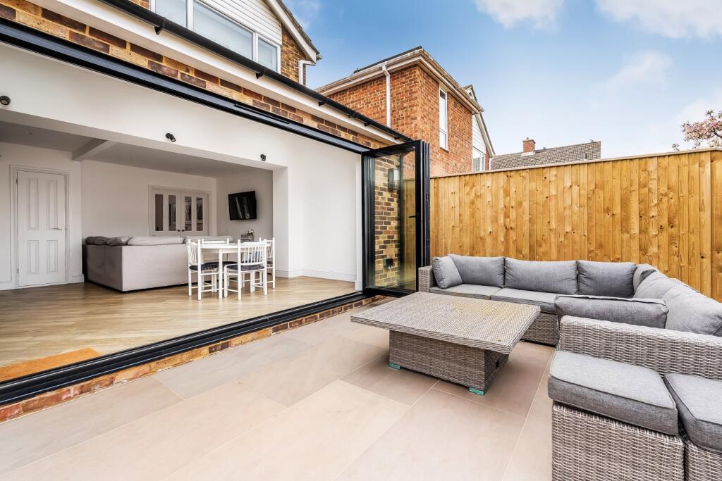 Duncan Drive, Guildford, Surrey, GU1 - View 4