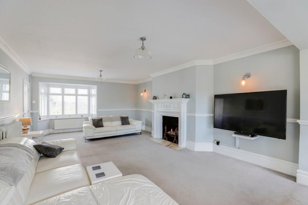 14, Highwalls Road, Dinas Powys, The Vale Of Glamorgan. CF64 4AJ photo 3