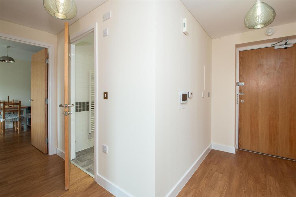 Apartment in Milton Keynes - View 5