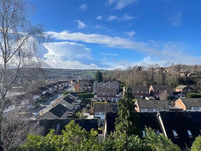 Apartment in Sheffield, Wadsley Bridge, Fox Hill - View 2