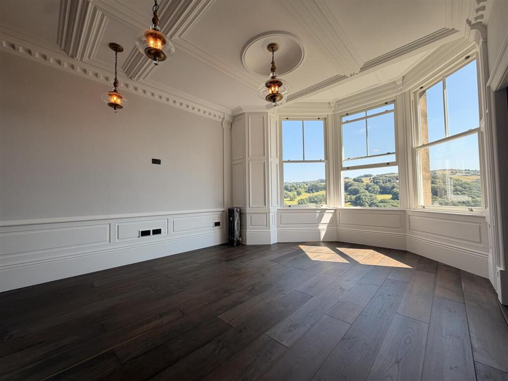 Apartment in Calderdale, Stainland & District - View 4
