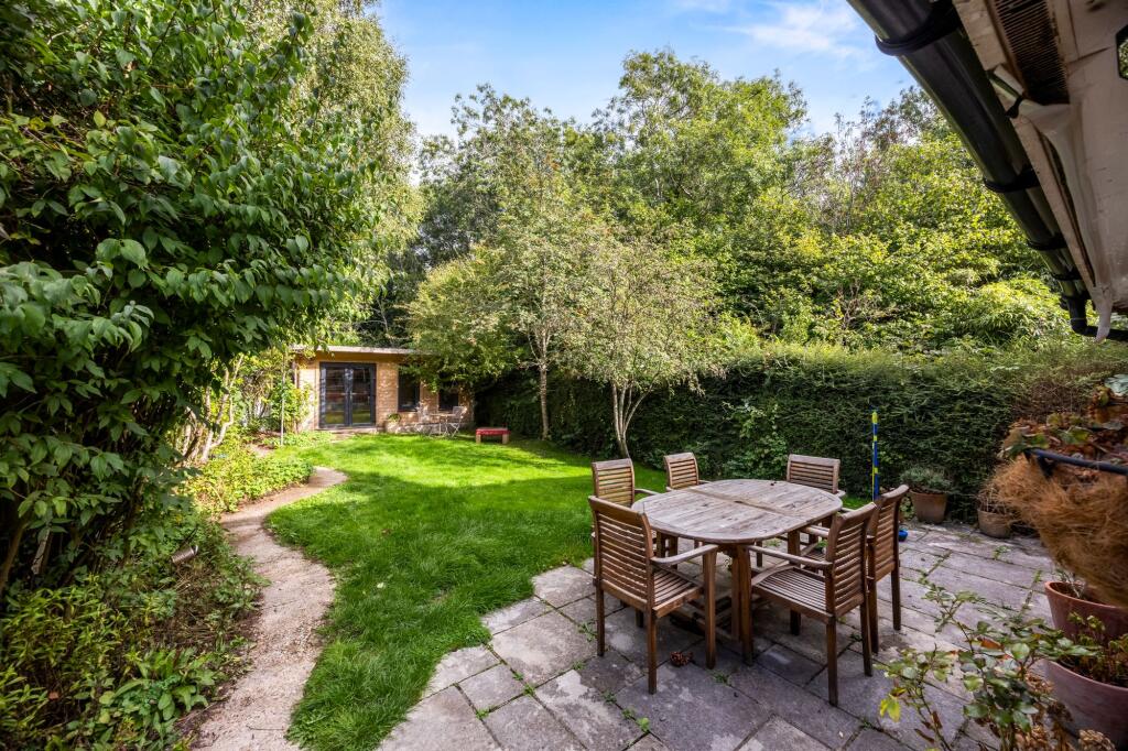 House in Redhill - View 4