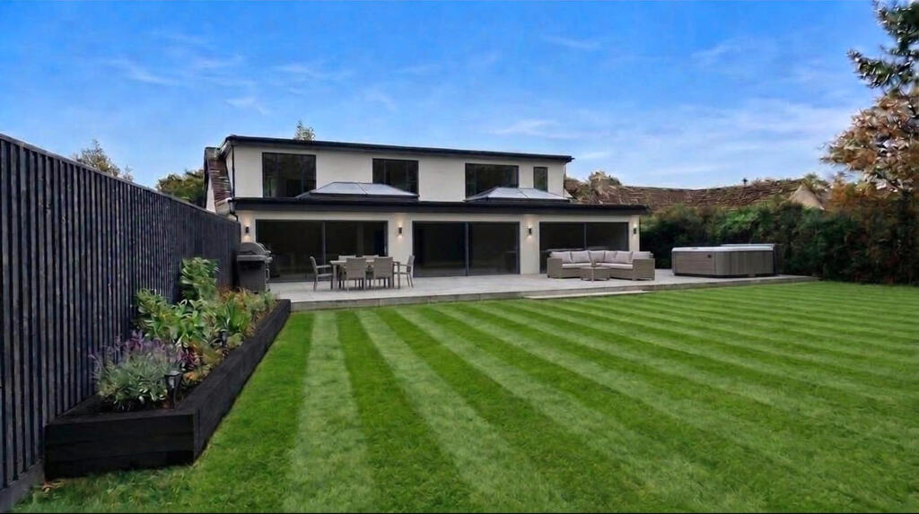 Oaks Drive, St Leonards And St Ives, Dorset