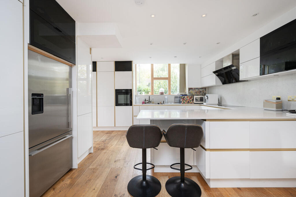 Main image of property: Canonbury Park North, Canonbury, London, N1