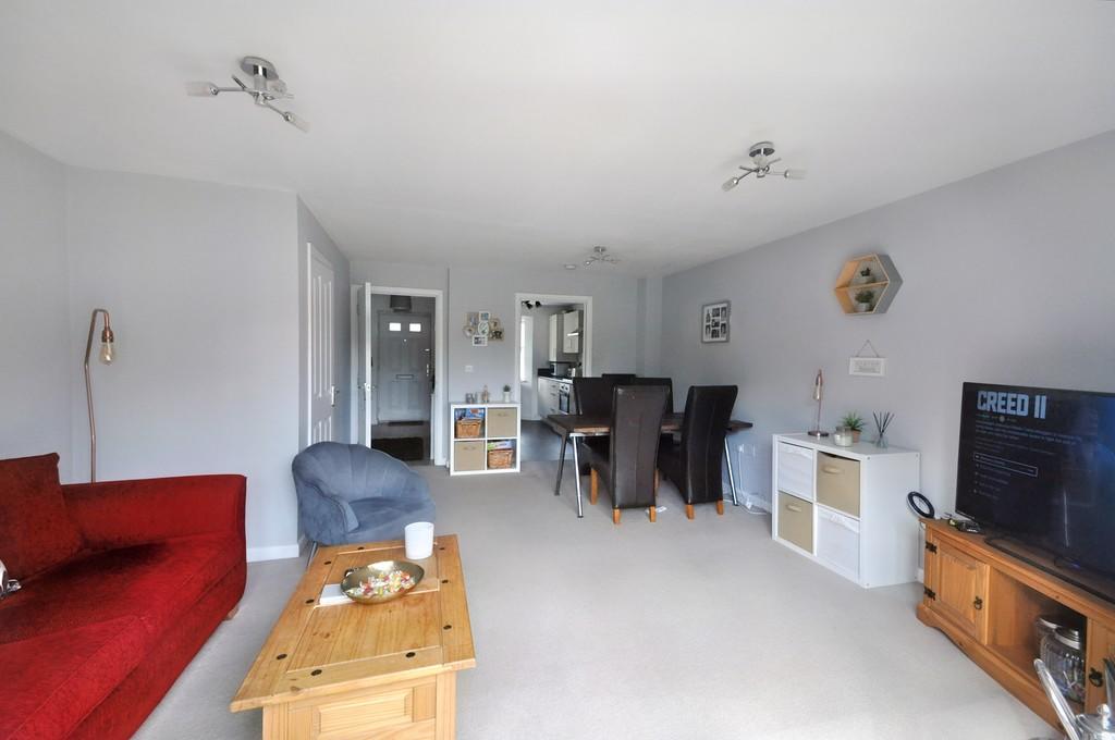 27, Kingston Road photo 3