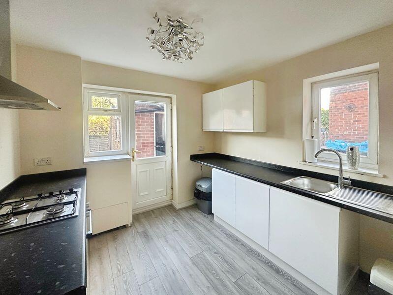 Burns Avenue, Bury photo 4