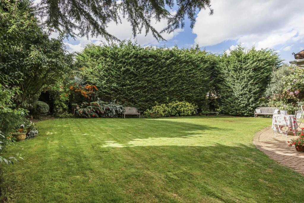 House in Broxbourne, Goffs Oak - View 4