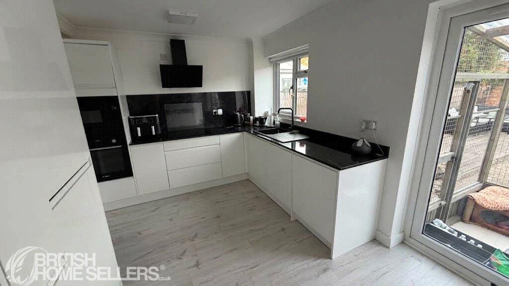 House in Stanford-le-Hope, Essex - View 2