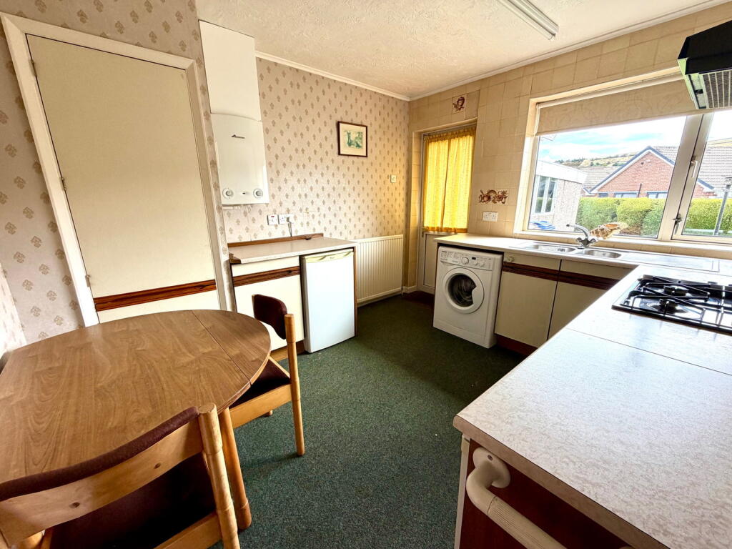 House in Sheffield, Ecklands, Penistone - More