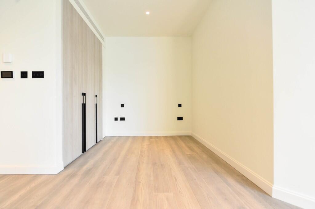 Aspen, Marsh Wall, London, E14 photo 3