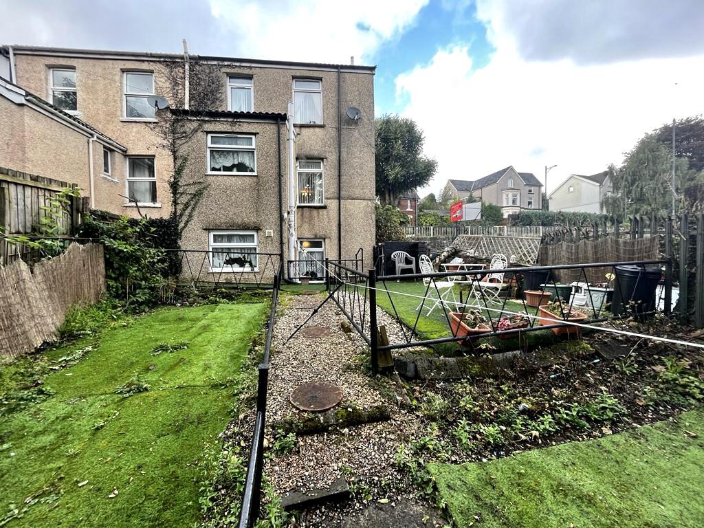 House in Merthyr Tydfil, Town - View 4