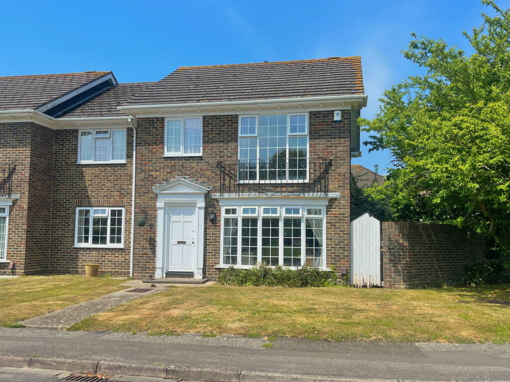 4-bed terraced on Bramley Gardens, Alverstoke, Gosport PO12 2DW, £579,950