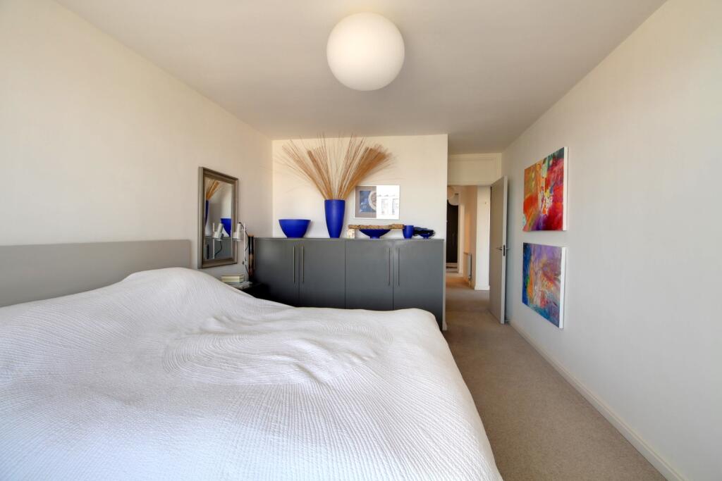 Apartment in Brighton - More