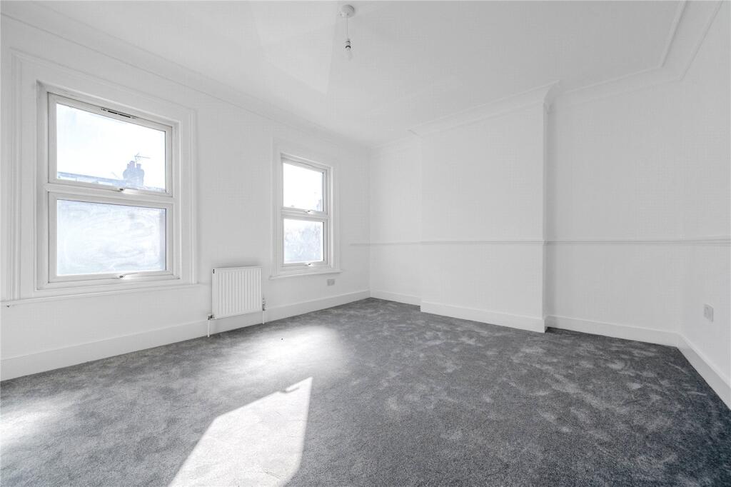 House in London - View 3