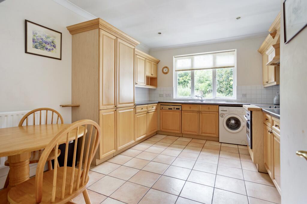 Church Hill, Nutfield, RH1 - View 4