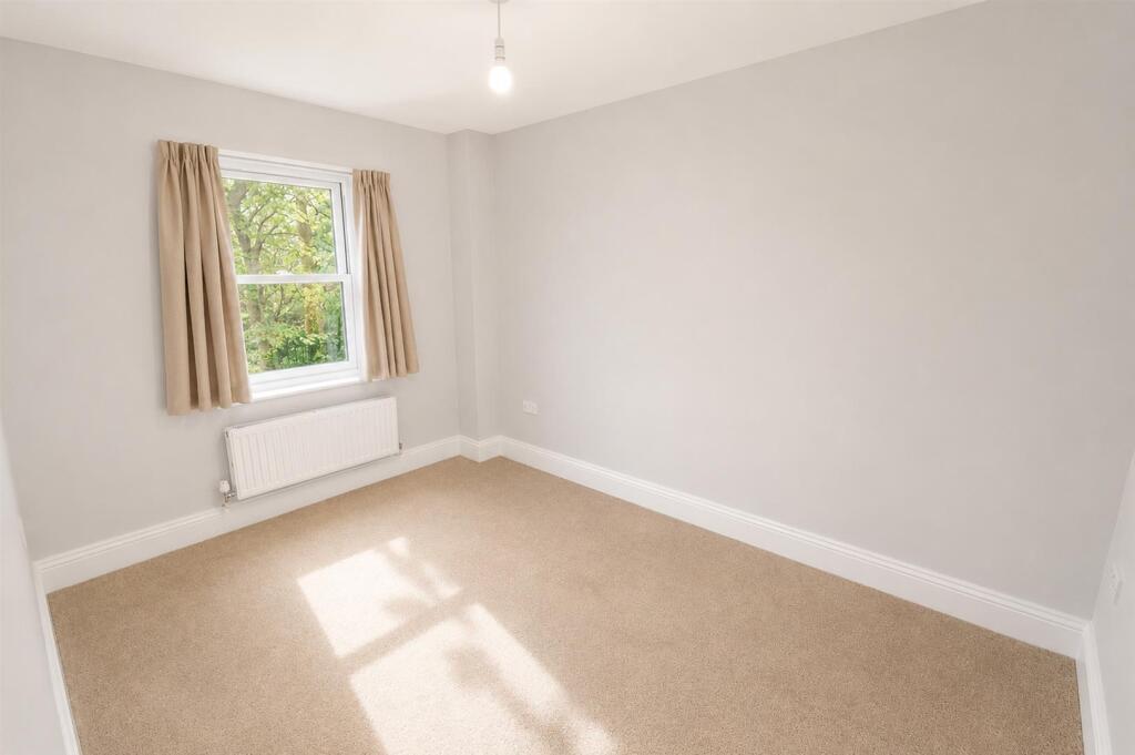 Apartment in Cheltenham, Warden Hill, Lansdown - View 4